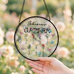 Personalized 1-8 Birth Flowers Suncatcher Glass Ornament with Names Window Balcony Hanging Decor Mother's Day Gift for Mom Grandma