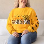 Sweatshirt à Col Rond Personnalisé avec 1-8 Noms sur la Manche Gauche Cadeau Halloween pour Famille Maman Grand-Mère