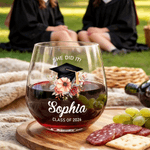Tappo di laurea fiore personalizzato 15 oz Stemless Wine Glass con nome testo anno Home Bar trattare festa di laurea regalo per i laureati