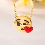 Henkilökohtainen Kiss Emoji räjähdys Cloud kaulakoru teksti Dainty korut Syntymäpäivä Vuosipäivä Äitienpäivä Häälahja tyttöystävä