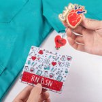 Enrouleur de badge rétractable pailleté avec nom et badge personnalisé Cadeau d'anniversaire pour infirmière médecin personnel médical