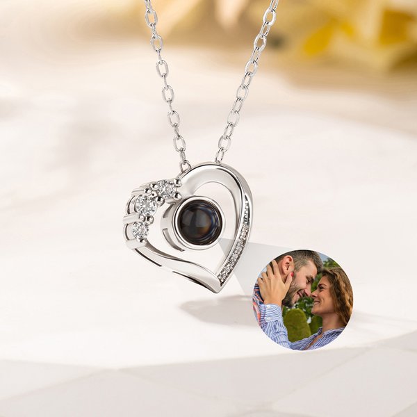 Collana di proiezione fotografica personalizzata con cuore microinciso Regalo di compleanno di San Valentino per le donne