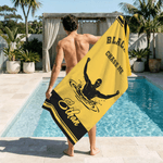 Serviette de plage surdimensionnée avec nom et texte, personnalisée avec silhouette de nageur multicolore, utilisation plage et voyage, cadeau d'anniversaire pour les amateurs de natation