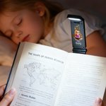 Lámpara de lectura con clip personalizada LED recargable con personaje animado nombre y texto regalo de cumpleaños para amantes de la lectura