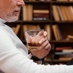 Personalized 1-8 Cute Line Cartoon Characters Whiskey Decanter with Names and Title Father's Day Birthday Gift for Liquor Lovers