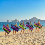 Toalla de playa personalizada de secado rápido diseño de grafiti con nombre para fiestas en la playa o viaje regalo de cumpleaños para niños y familia