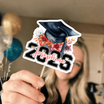 Personlig blomsterdekorasjon med navn og årstall på cupcake-topper til uteksaminerte studenter Graduation Cap Cupcake Topper med navn og år Festdekorasjon Graduation Gift for Graduates Friends