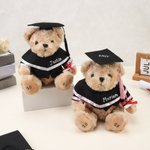 Personlig söt examen nallebjörn plyschleksak med namnår och skolnamn examensgåva för klass 2026-akademiker