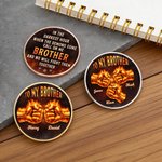 Moneta commemorativa personalizzata Brother Fire Fist Bump con 2-6 nomi e supporto Regalo di laurea per fratello amico