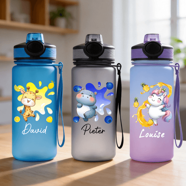 Bouteille d'eau personnalisée au nom de l'enfant avec paille en silicone Utilisation quotidienne Retour à l'école Cadeau d'anniversaire pour garçon fille