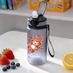 Bouteille d'eau personnalisée au nom de l'enfant avec paille en silicone Utilisation quotidienne Retour à l'école Cadeau d'anniversaire pour garçon fille