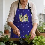 Grembiule da cucina per adulti con testo e tasche, personalizzato con cuore multicolore, regalo quotidiano per la mamma e la nonna.