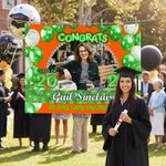 Personalisierte Gratulation Foto bunte Luftballons glitzernde Banner mit Namen und Schulnamen Abschlussfeier Party Geschenk für Klasse von 2026 Absolventen