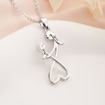 Personalisierte herzförmige Mutter-Tochter-Umarmung Halskette mit Namen zierlichen Schmuck täglich tragen Muttertag Geschenk für Mama Oma