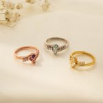 Gepersonaliseerde Ring met Geboortesteen Zirkonia en Gegraveerde Tekst Moederdagcadeau voor Mama