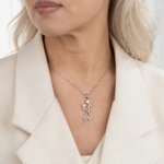 Personalisierte herzförmige Mutter-Tochter-Umarmung Halskette mit Namen zierlichen Schmuck täglich tragen Muttertag Geschenk für Mama Oma