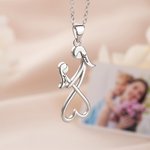 Personalisierte herzförmige Mutter-Tochter-Umarmung Halskette mit Namen zierlichen Schmuck täglich tragen Muttertag Geschenk für Mama Oma