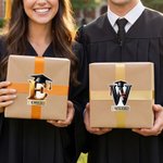 Spersonalizowane wodoodporne naklejki z inicjałami na czapkę ukończenia szkoły z imieniem i nazwiskiem Uroczyste przyjęcie z okazji ukończenia szkoły dla absolwentów