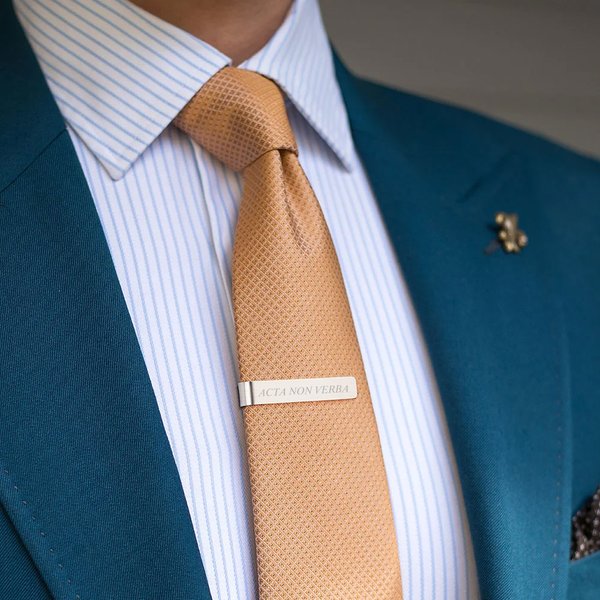 Personalisierte Messing Krawattenklammer mit Wunschgravur | Krawattennadel | Herren-Accessoire | Jahrestag Geburtstag Hochzeit Geschenk für Männer