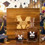 Gepersonaliseerde Graduation Cap Initial Whiskey karaf met naam en jaar Afstudeerfeest cadeau voor afgestudeerden Whiskey liefhebbers
