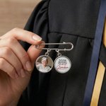 Personalisierte Walking Beside You Every Step 1-2 Fotos Brosche Pin mit Text Memorial Graduation Geschenk für Absolventen