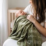 Couverture Personnalisée Multicolore pour Bébé avec Nom Décoration de la Maison Douche de Bébé Cadeau d'Anniversaire pour Nouveaux Parents Famille