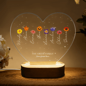 Personlig Grandma's Garden Birth Flower Heart Shape LED-nattlys med navn, teksttittel og trebunn Morsdagsgave til mormor bestemor