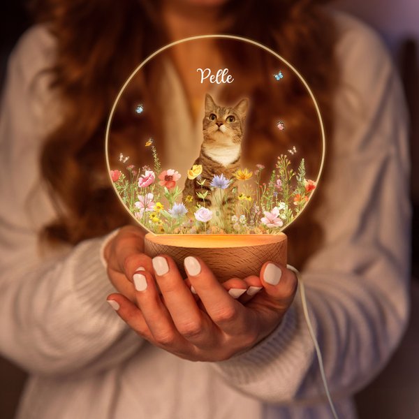 Personlig LED-nattlampa med eget husdjursfoto blommor namn och träfot vacker minnesgåva och present till hundägare och djurälskare