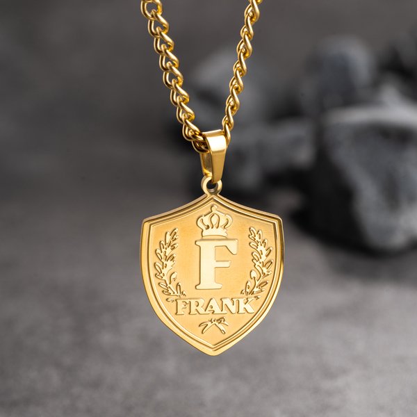 Collier pendentif Laurel Wreath Crown Shield avec initiale et nom Bijoux exquis Fête des pères Cadeau d'anniversaire pour Papa Boyfriend Husband