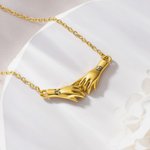 Personalisierte Hand in Hand Pinky Versprechen Anhänger Halskette mit Initialen zierlichen Schmuck Geburtstag Jahrestag Geschenk für Paar Schwester