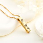 Collar de relicario para cenizas personalizado con 1 a 4 lados grabados de flores de nacimiento y texto regalo conmemorativo para ella