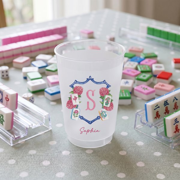 Henkilökohtainen Mahjong Teema Vaaleanpunainen Hydrangea Huurteinen Muovikuppi Initial ja nimi Mahjong Club Syntymäpäivälahja Preppy Girl Mahjong Loverille