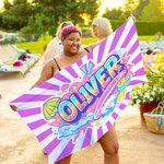 Gepersonaliseerde Multi-Color Doodle stijl sneldrogende oversized strandhanddoek met naam Seaside Vacation Beach Party Verjaardagscadeau voor vrienden familie