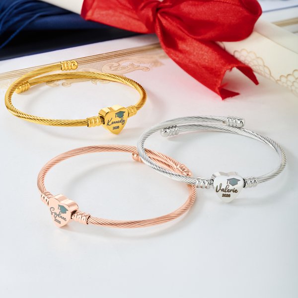 Personalizada Multicolor Graduación Cap Corazón Charm Pulsera con Nombre y Año Memorial Joyería Daily Wear Ceremonia de Graduación Regalo para Graduados