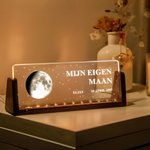 Gepersonaliseerd Acryl LED Maanfase Nachtlampje met Houten Voetstuk met Naam en Datum Bureaudecoratie Verjaardagscadeau voor Familie en Vrienden