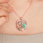 Collier papillon personnalisé avec nom et pierre de naissance - Cadeau de la fête des Mères pour maman et grand-mère