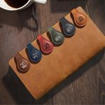 Segnalibro magnetico in pelle floreale personalizzato con iniziali, regalo di compleanno per gli amanti dei libri.