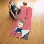 Personalisierte Geburt Blume Cartoon Charakter Super saugfähige Yoga-Matte Handtuch mit Namen Gym Zubehör Geburtstag Geschenk für Frauen Yoga-Liebhaber
