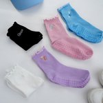 Personalisierte Yoga- und Pilates-Socken mit besticktem Namen und Yoga-Motiv | Rutschfest | Atmungsaktiv | Sport Geburtstag Muttertag Geschenk Frauen