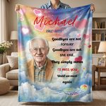 Foto personalizada Rainbow Heart Paw Print Manta suave con nombre y año Decoración para el hogar Simpatía Regalo conmemorativo para el dueño de la mascota Familia