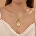 Personalisierte Jungfrau Maria Foto Kreuz Medaillon Halskette mit Bogen Exquisite Schmuck Taufe Geburtstag Geschenk für Frauen Christen