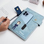Planificador A5 personalizado de cuero PU con nombre bolsillo de almacenamiento y personaje de dibujos animados regalo de cumpleaños para oficinistas