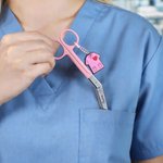 Personalized Nurse Uniform Lightweight Portable Bandage Scissors with Name Nurses' Day Graduation Gift for Nurses Veterinarians Medical Students
