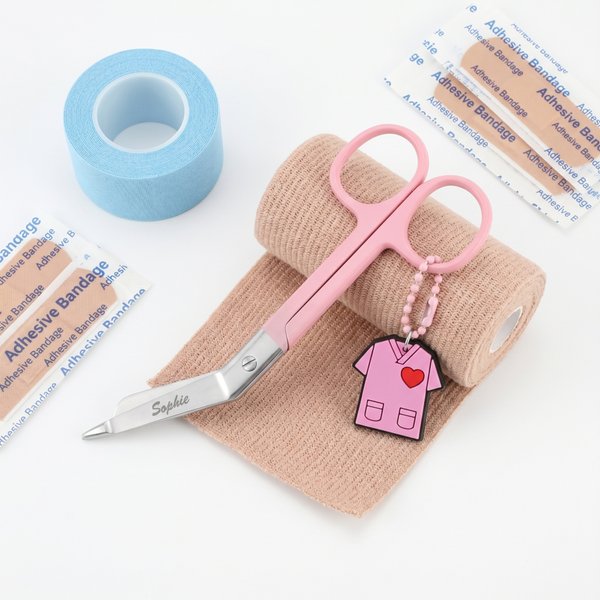 Personalized Nurse Uniform Lightweight Portable Bandage Scissors with Name Nurses' Day Graduation Gift for Nurses Veterinarians Medical Students