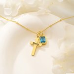 Personalisierte Kreuz Halskette mit Namen und Geburtsstein zierlichen christlichen Schmuck Taufe Geschenk für Frau