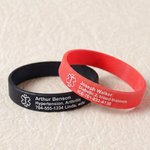 Gepersonaliseerde Silicone Emergency Medical Alert ID Band armband met gegraveerde tekst Verjaardagscadeau voor diabetes allergie epilepsie autisme