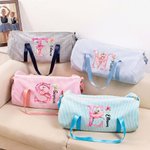 Personalizado de dibujos animados Ballerina Inicial Nacimiento Flor Seersucker Bolsa Duffle con nombre de viaje Juego esencial Día de cumpleaños Regalo para bailarinas de ballet