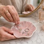 Personalized Watercolour Birth Flower Petal-Shaped Ceramic Jewellery Dish with Name Daily Use Birthday Mother's Day Gift for Her Best Friend