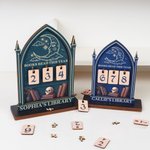 Gepersonaliseerde Dit Jaar Gelezen Boeken Gotische Houten Boeken Leestracker met Tekst en 30 Getallen Blokken Boekenplank Decoratie Verjaardagsgeschenk voor Lezer Boekenliefhebber