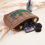 Sac de maquillage matelassé avec nom de voyage Cadeau d'anniversaire essentiel pour les femmes